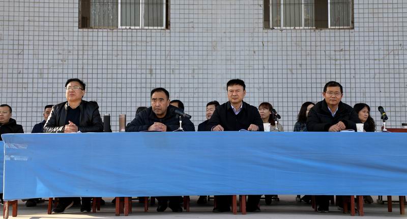 2、出席獎懲大會的學院領(lǐng)導.JPG