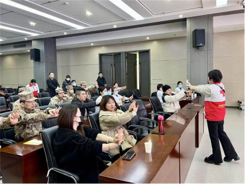 12-11(�����?��(y��ng)�����o(h��)��Ӗ(x��n)�x�ܽ��T�?���ΌW(xu��)Ժ��ȫ���ϡ��������мtʮ�֕��M(j��n)У�?- ����1017.png