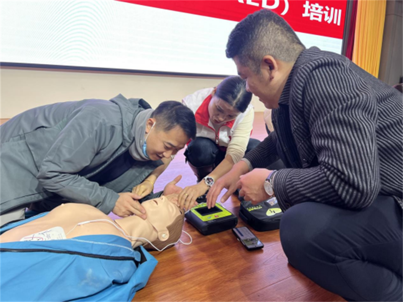 12-11(�����?��(y��ng)�����o(h��)��Ӗ(x��n)�x�ܽ��T�?���ΌW(xu��)Ժ��ȫ���ϡ��������мtʮ�֕��M(j��n)У�?- ����1358.png