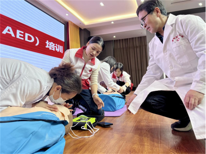 12-11(�����?��(y��ng)�����o(h��)��Ӗ(x��n)�x�ܽ��T�?���ΌW(xu��)Ժ��ȫ���ϡ��������мtʮ�֕��M(j��n)У�?- ����1604.png